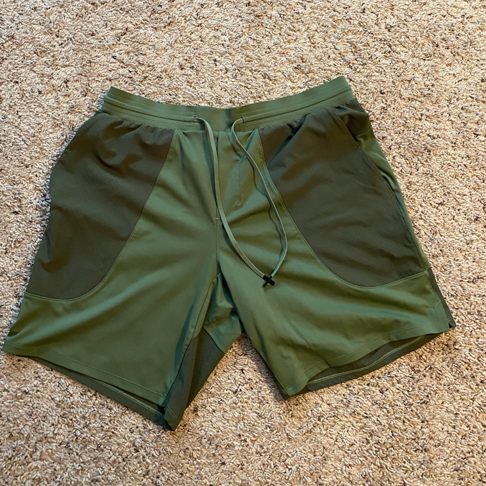 lululemon men’s short L